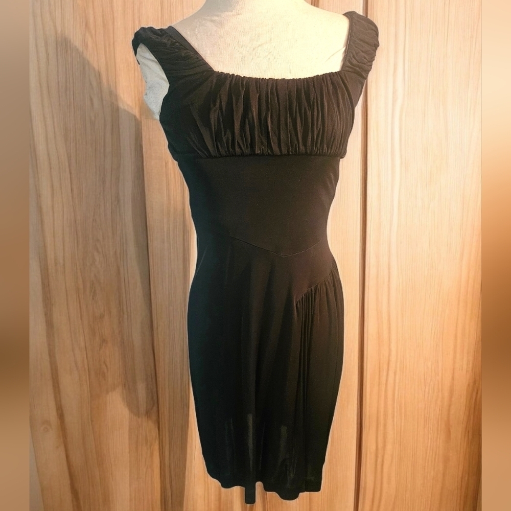 Elegant Black Sleeveless Dress. Size Small. Stretch. Gathered Detail. Midi - Picture 3 of 6